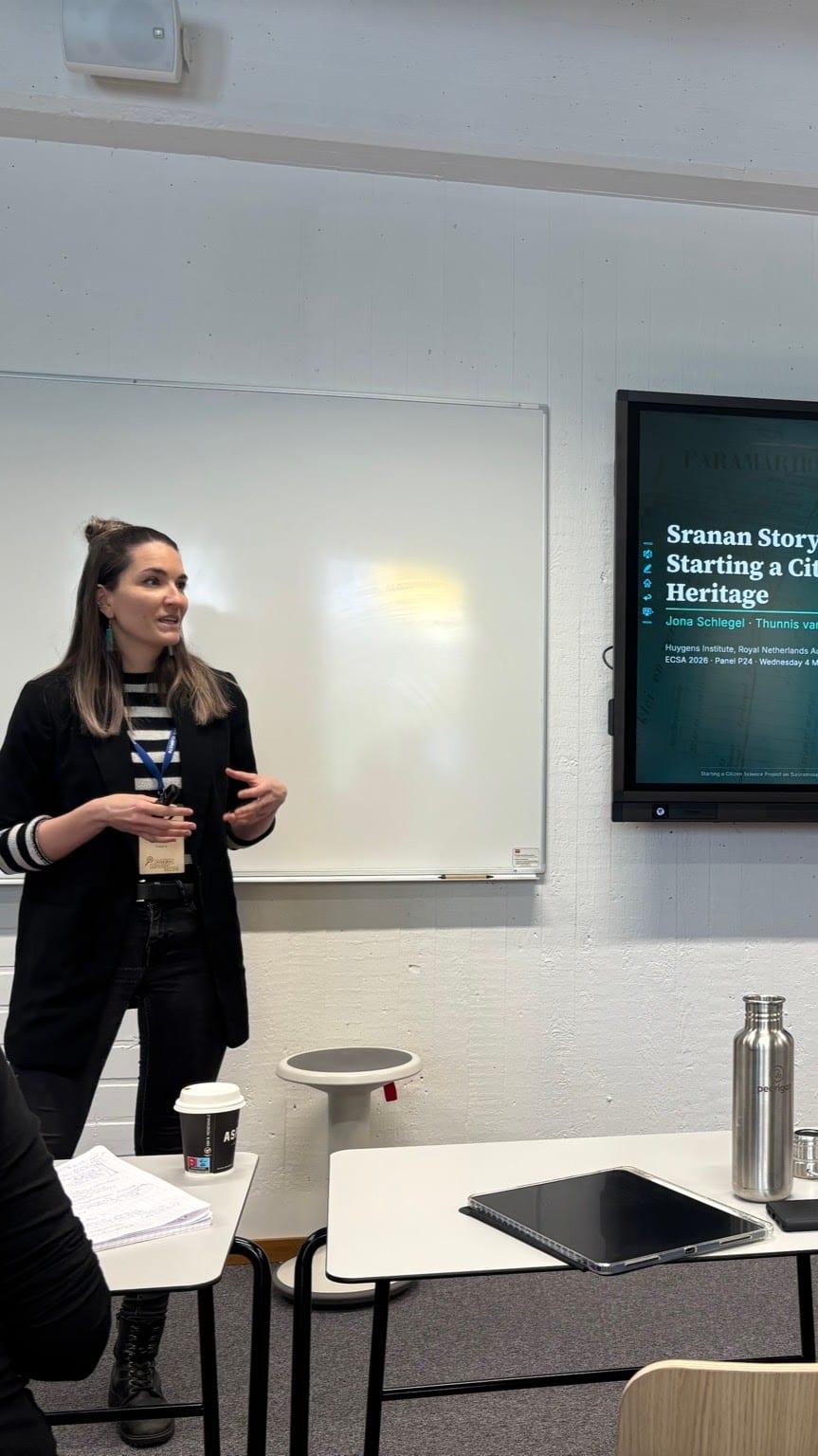 Jona presenting at an academic conference